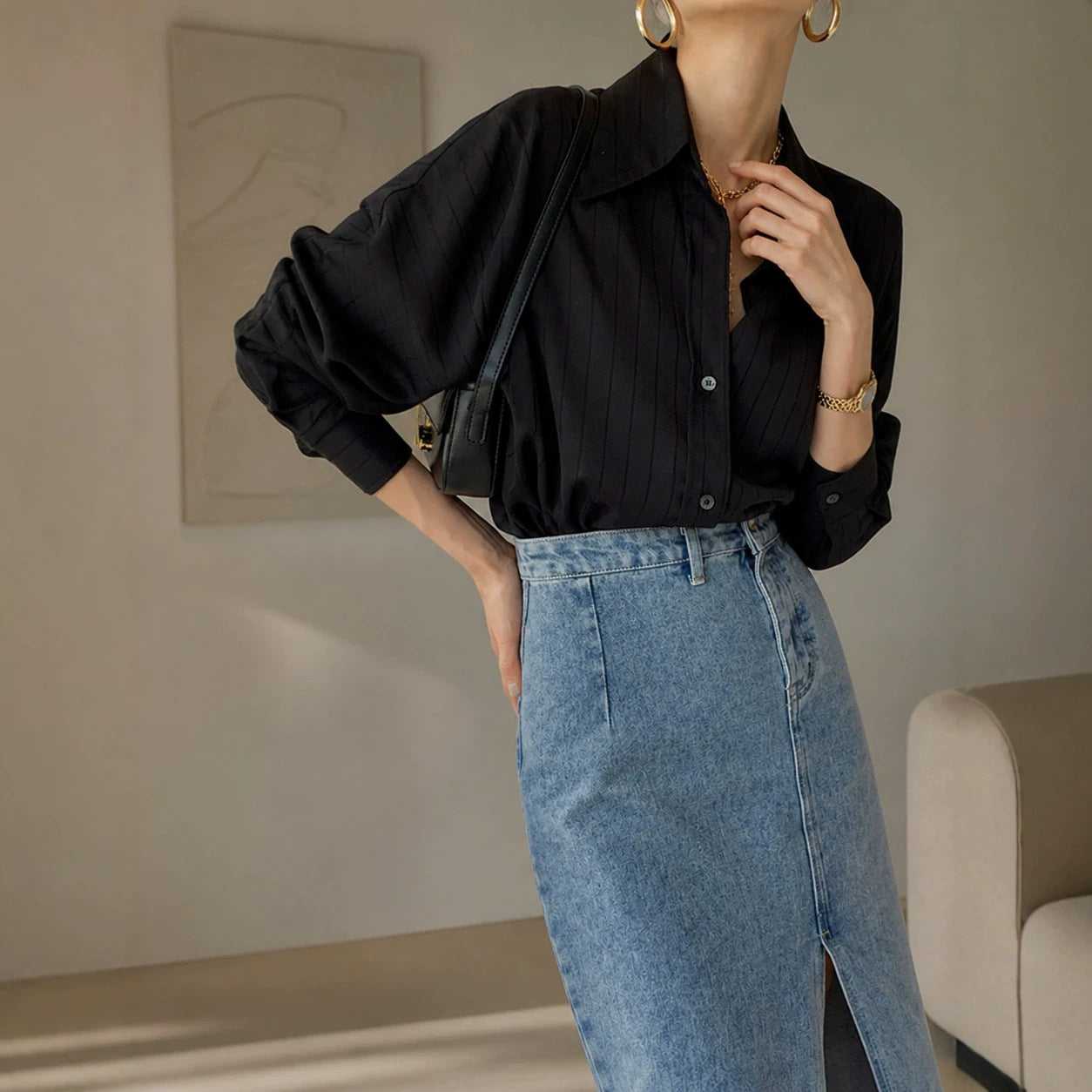 European and American 2026 autumn women's fashion temperament commuting style solid color striped satin design sense niche fashionable top