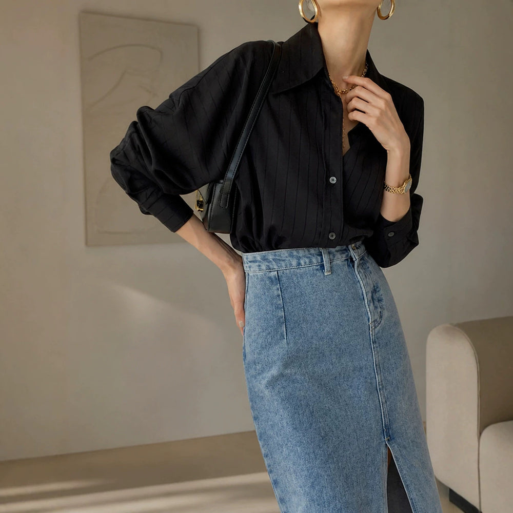 European and American 2026 autumn women's fashion temperament commuting style solid color striped satin design sense niche fashionable top