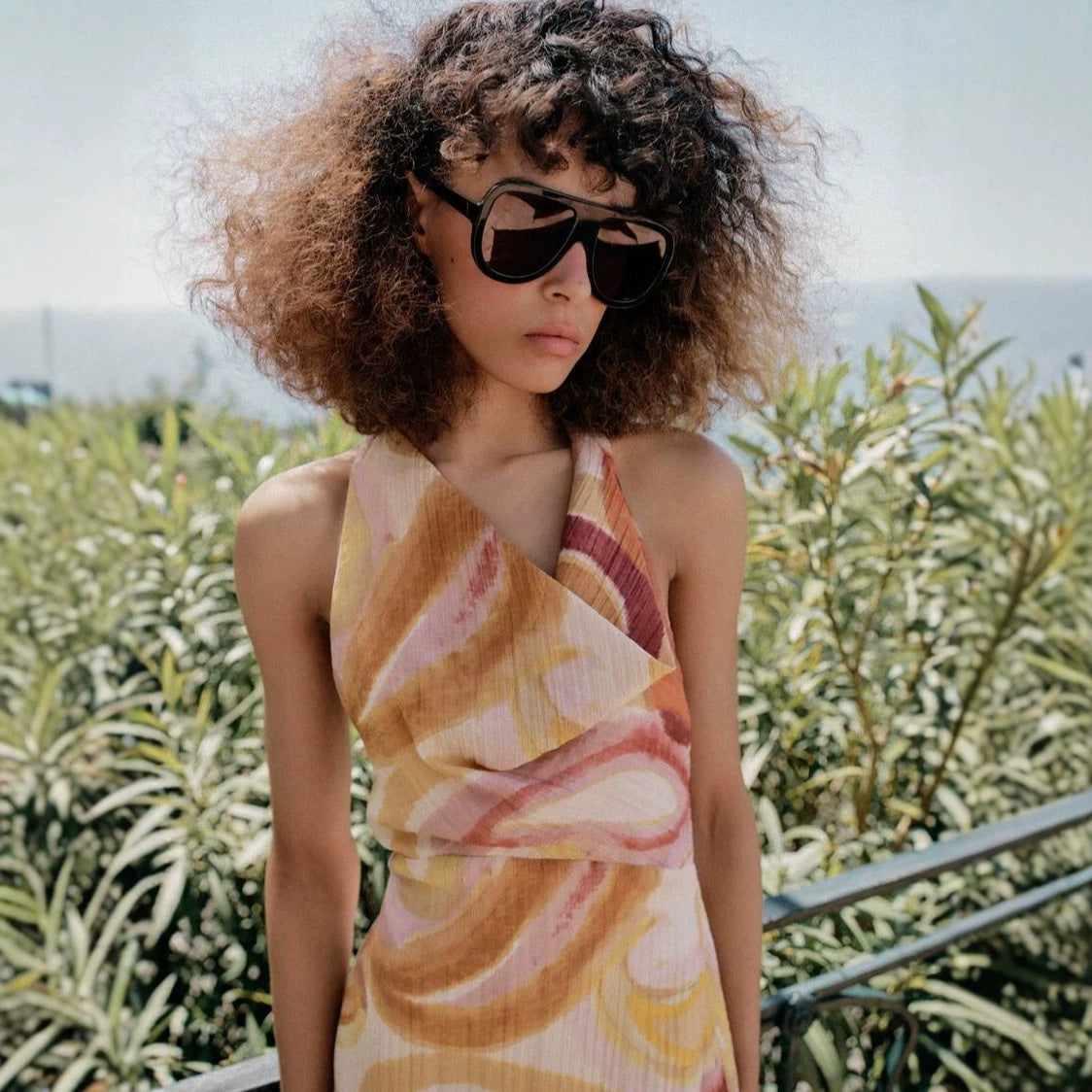 2026 New Cross border Women's Clothing French Retro Printed Hanging Neck Sleeveless Waist Long Vacation Dress from Europe and America