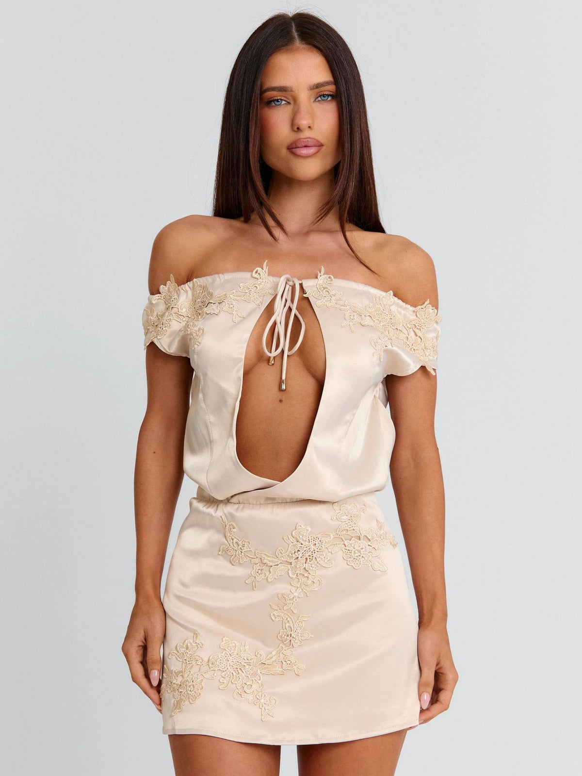 European and American 2026 new cross-border women's summer waist cinched lace patchwork short skirt, light luxury temperament slim fit dress